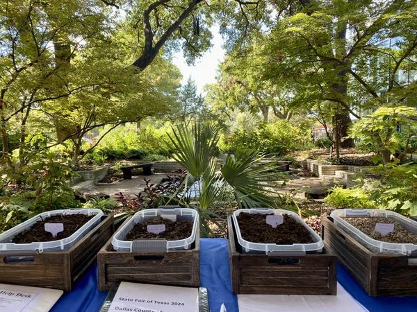 Dallas County Master Gardeners Educate State Fair Visitors!